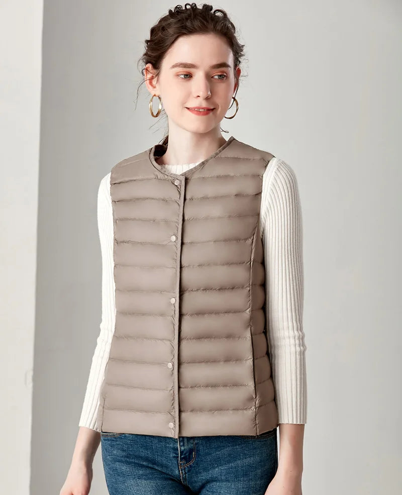 New Causal Women White Duck Down Vest Ultra Light Vest Jacket Winter Weightless Round Collar Sleeveless Coat