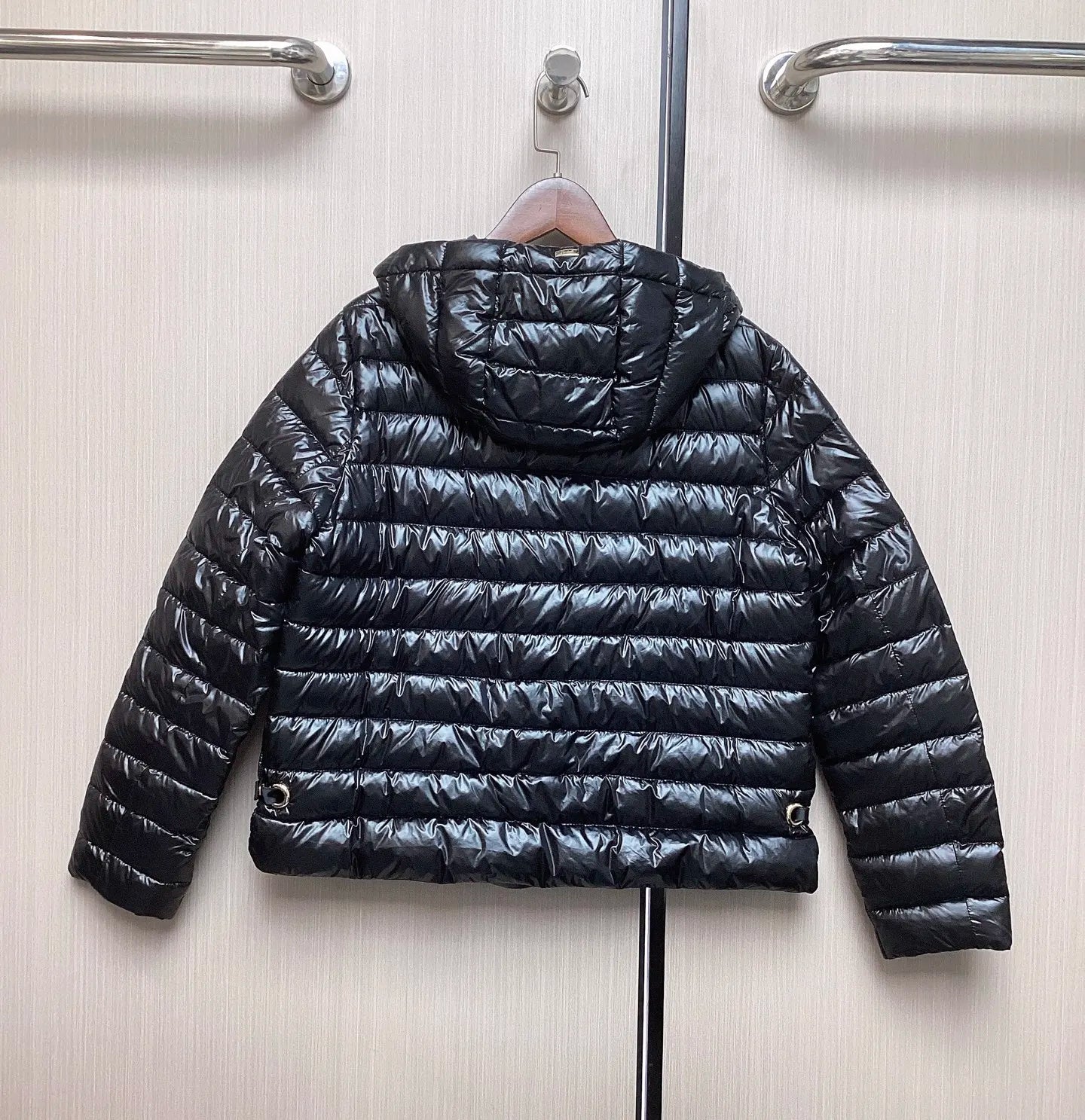 2025H new style pure color drawstring hooded temperament commuting light and thin down jacket