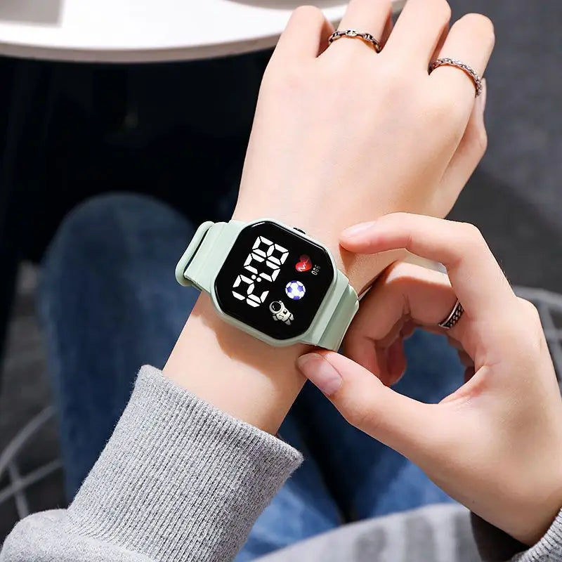2025 LED Digital Watch For Kids Boys Sports Waterproof Watches Girls Silicone Digital Watch Casual Childrens Electronic Reloj
