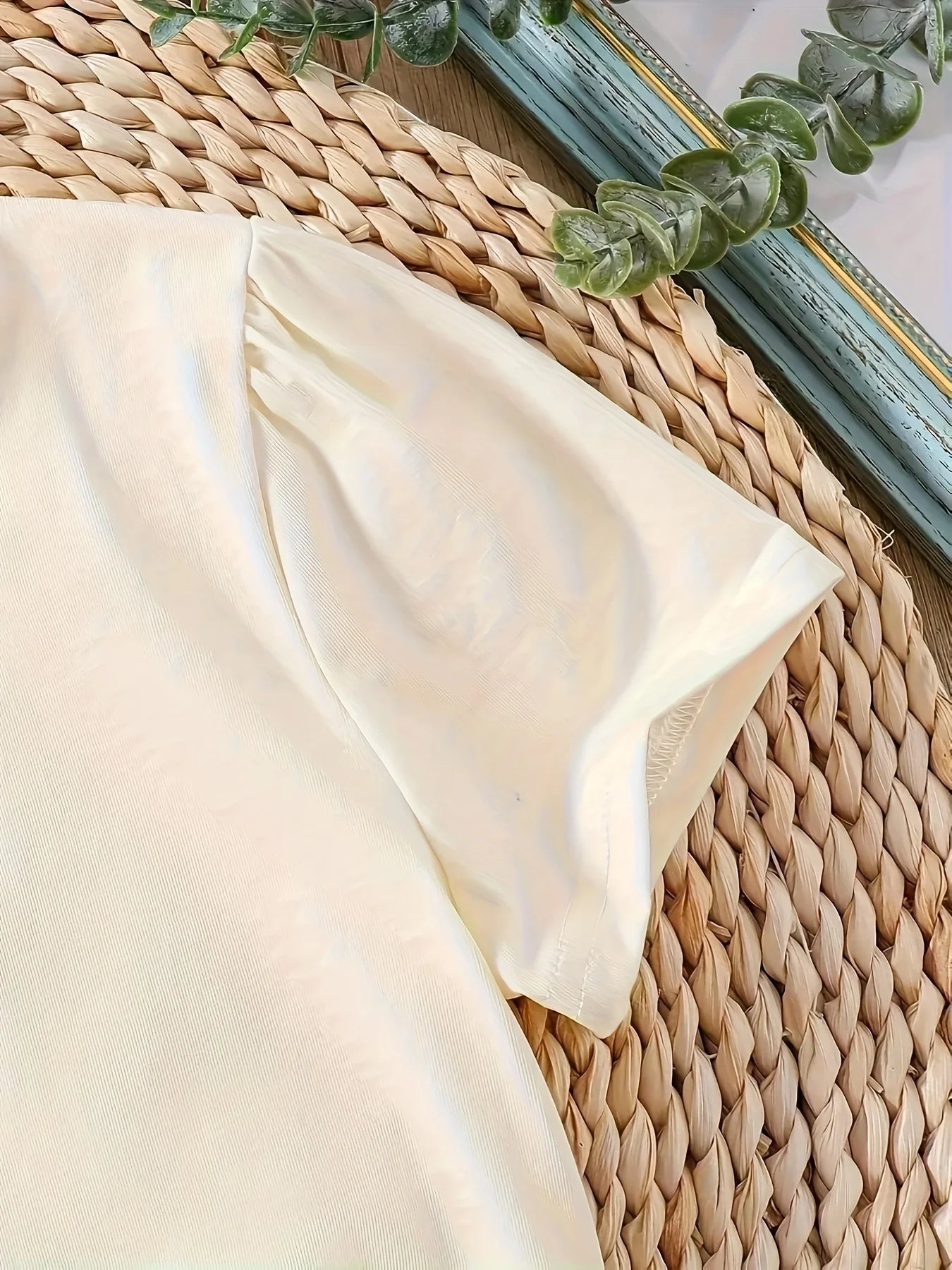 Women's Paris Print Crew Neck T-Shirt - Casual Loose Fit Short Sleeve Top with Eiffel Tower & French Lettering Design