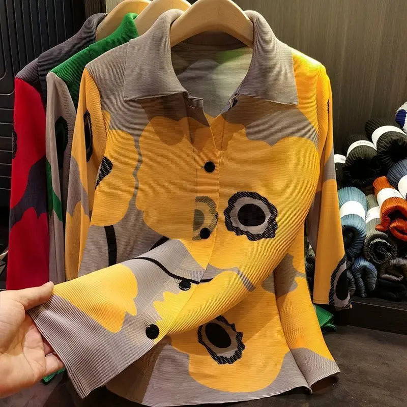 High end lapel print single breasted three bedroom top for women in spring, new loose  long sleeved pleated shirt jacket