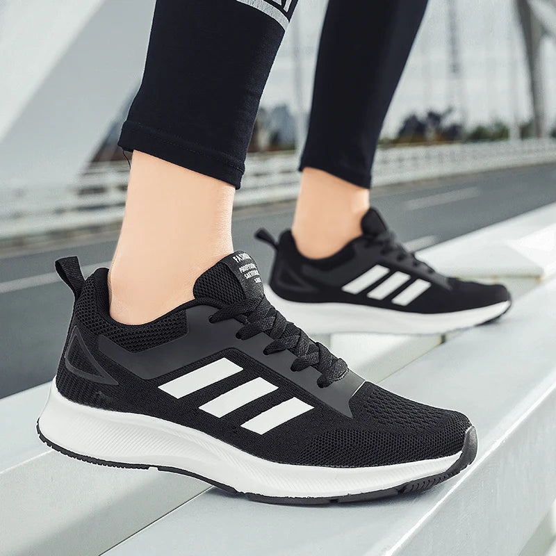 Shoes Men's 2025 Spring New Lightweight Non-slip Fashion Trend All-match Casual Soft Bottom Shock Absorption Running Sports