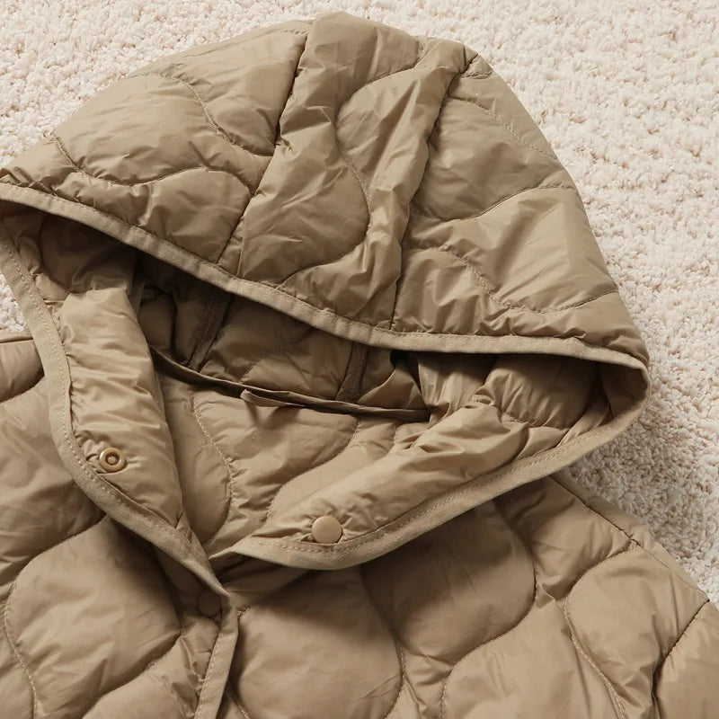 Autumn and Winter New Women's Lightweight Down Jacket Fashion Warm Windproof Slim White Duck Down Hooded Mature Women's Jacket