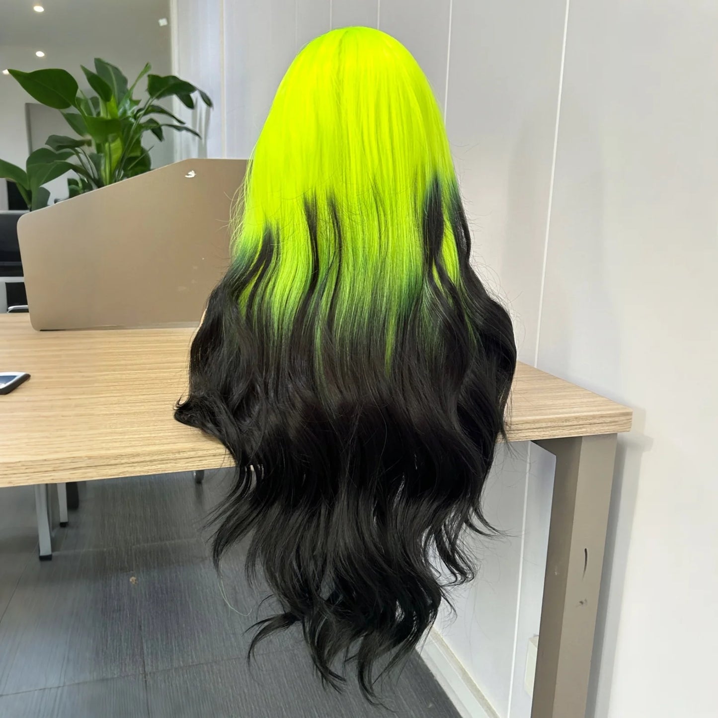 Long Wavy Body Wave Neon Green Black Ombre Wig Synthetic Free Part 13X4 Fluorescent Colored Wigs for Women Party Cosplay Costume