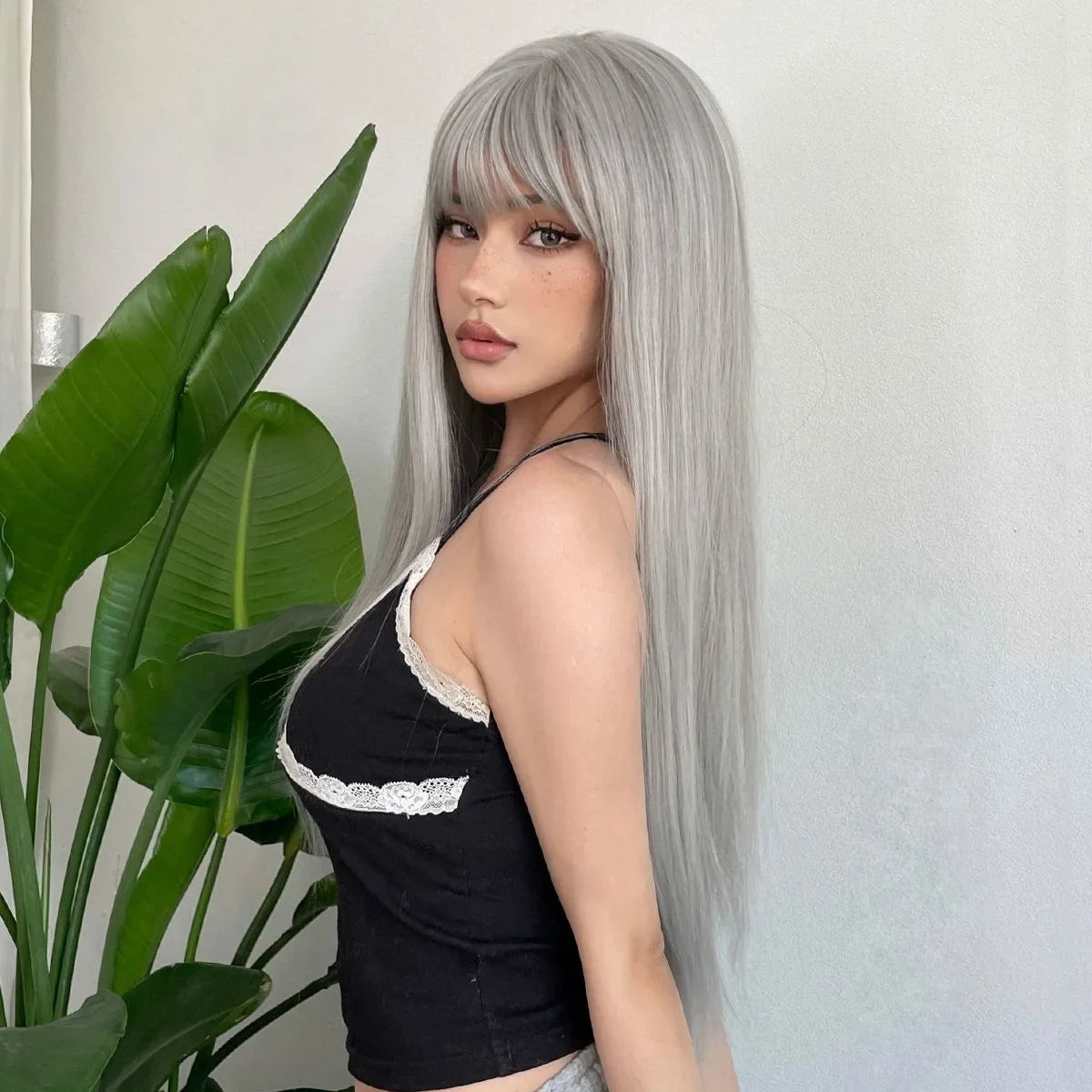 Grandma's Grey Synthetic Wig, Natural Bangs, Long Straight Hair, White Women's Daily Cosplay, Heat-Resistant Full Head Cover