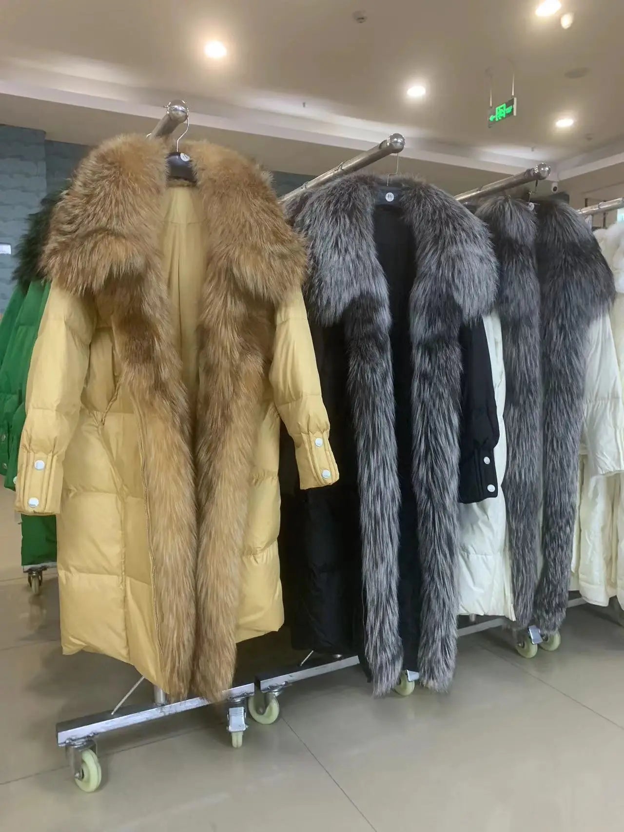 2025 New Winter Women Warm Coat 90% Goose Down Jacket Long Real Fox Fur Collar Thick Luxury Outerwear Female Coat Streetwear