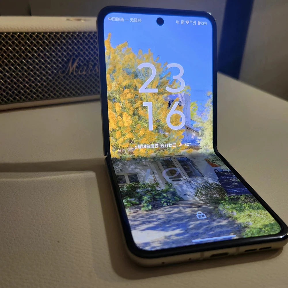 Global ROM Motorola Moto razr 50 Folded Screen Phone Main 6.9 inch FHD+ pOLED Secondary screen 3.6 inch MTK Dimensity 7300X 50MP