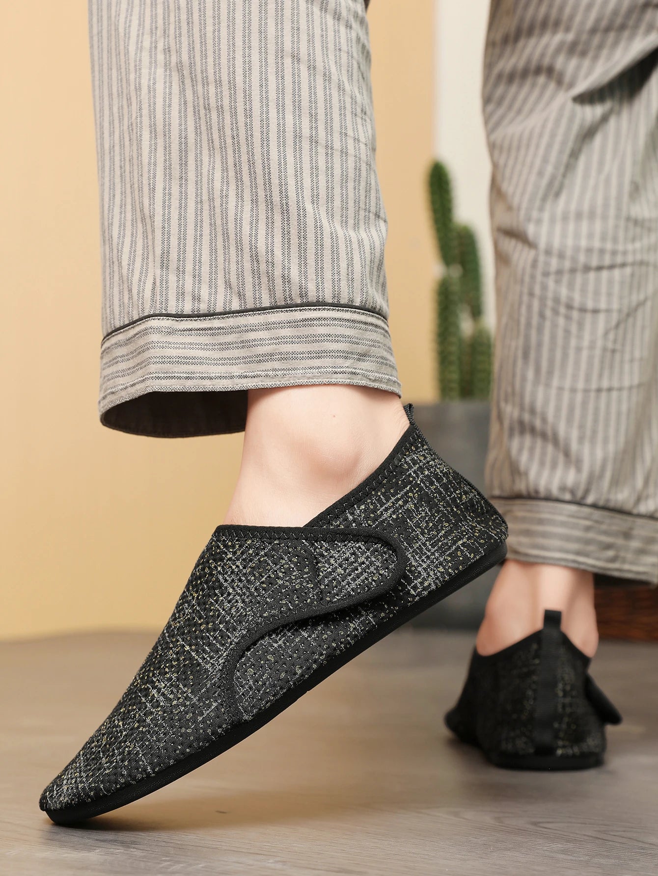 2025 Couple Non-Slips Slippers With Heels Casual Indoor Flats Slides Bedroom Shoes Male Soft Sole Home Shoes For Women and Men