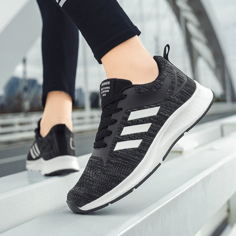 Shoes Men's 2025 Spring New Lightweight Non-slip Fashion Trend All-match Casual Soft Bottom Shock Absorption Running Sports