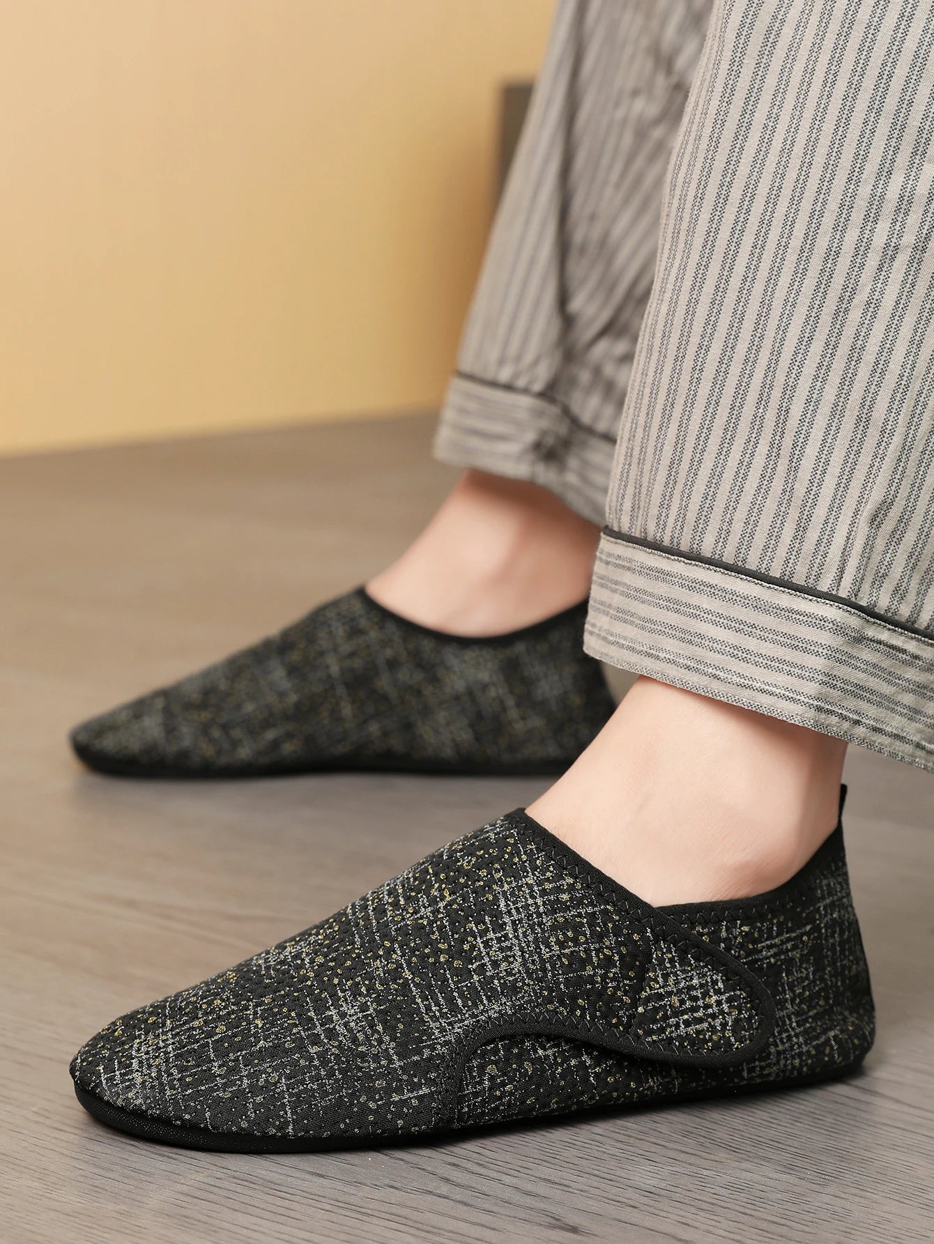 2025 Couple Non-Slips Slippers With Heels Casual Indoor Flats Slides Bedroom Shoes Male Soft Sole Home Shoes For Women and Men