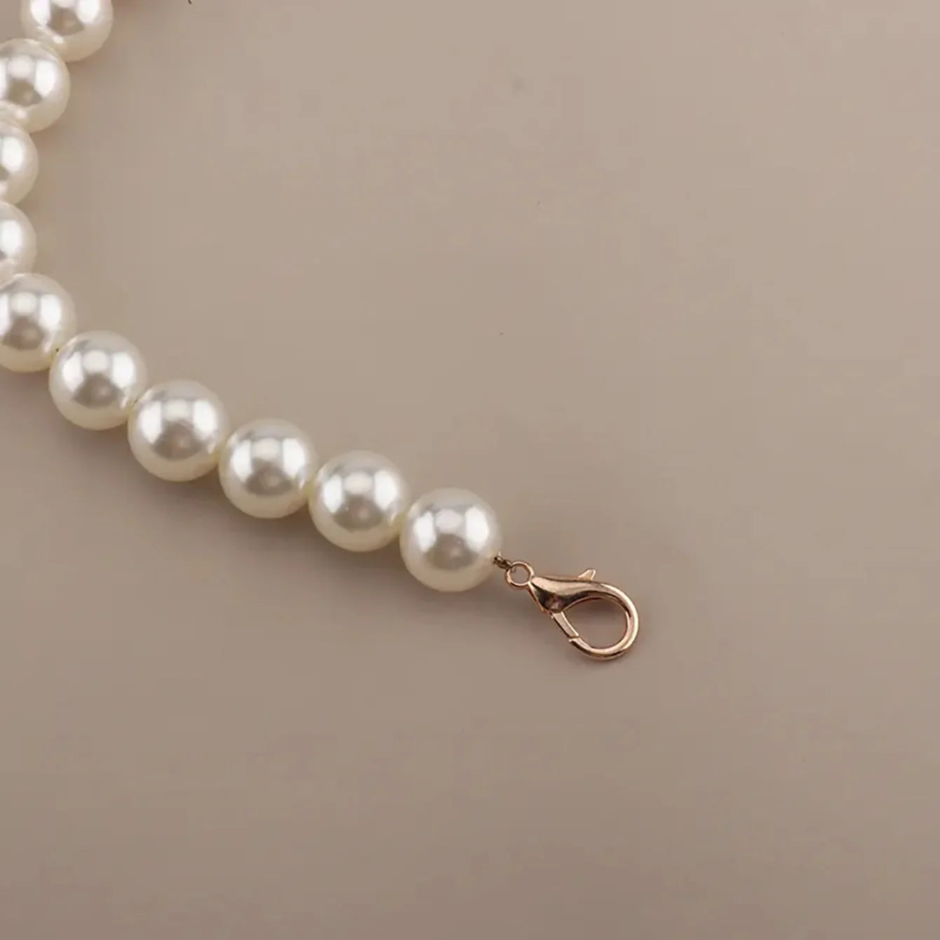 1 Pcs Pearl Purse Chain Strap Pearl Bag Chains Decorations White,12mm Imitation Pearl Bead Bag Chain Short Strap