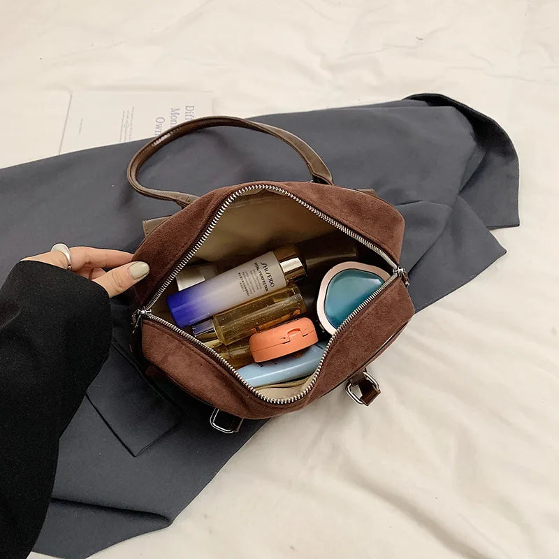 Women's bag, fashionable beige pillow bag, women's new trend this year, urban simple and versatile commuting shoulder bag, large