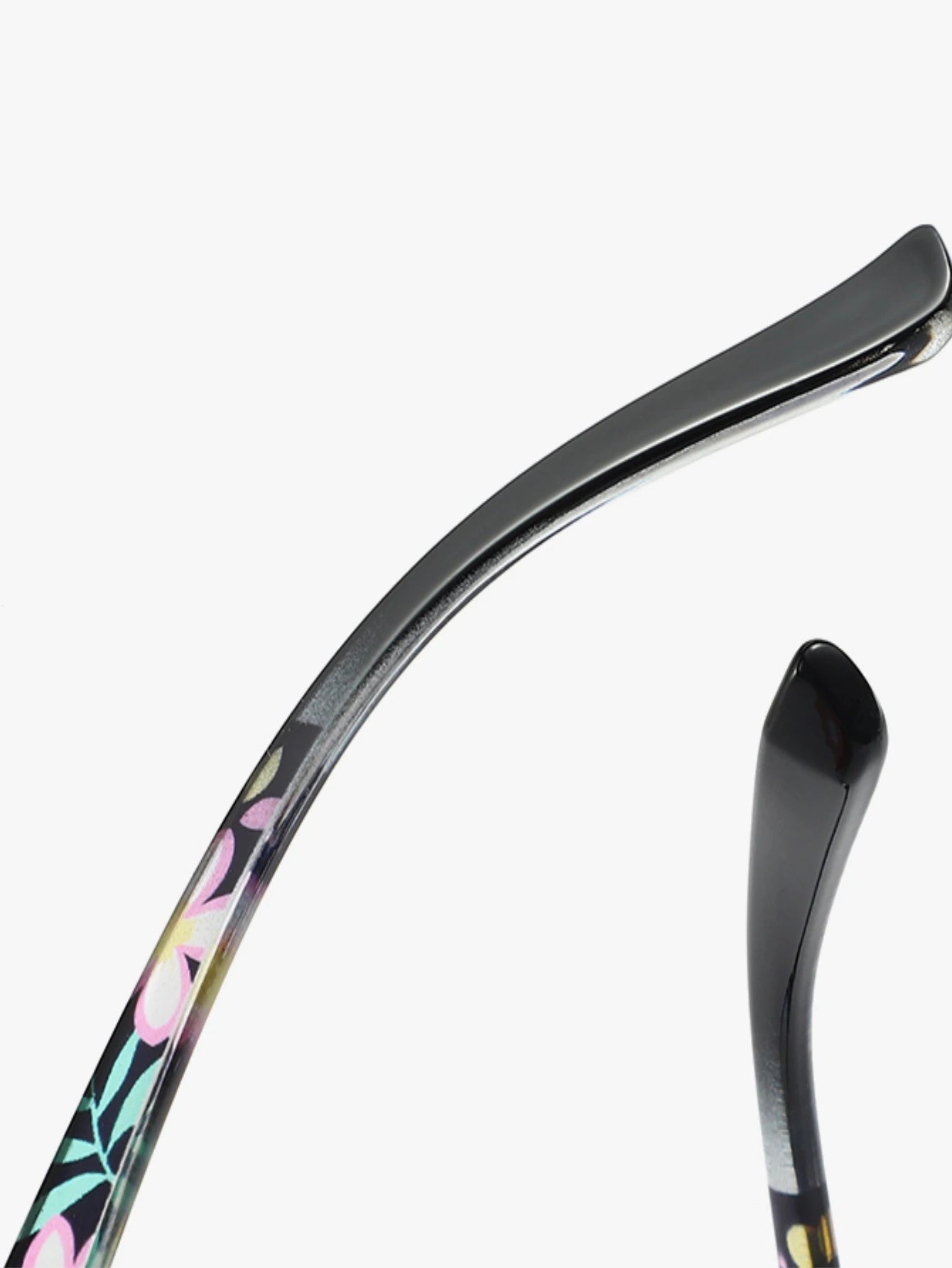 A Pair of PC Printed Reading Glasses Gorgeous Female Anti-Blu-ray Retro HD Glasses for the Elderly Fashion Reading Glasses